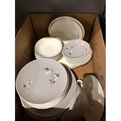 140 - Royal Doulton Frost Pine dinner set compriing 11 dinner plates, 12 salad plates, 13 side plates, 8 d... 