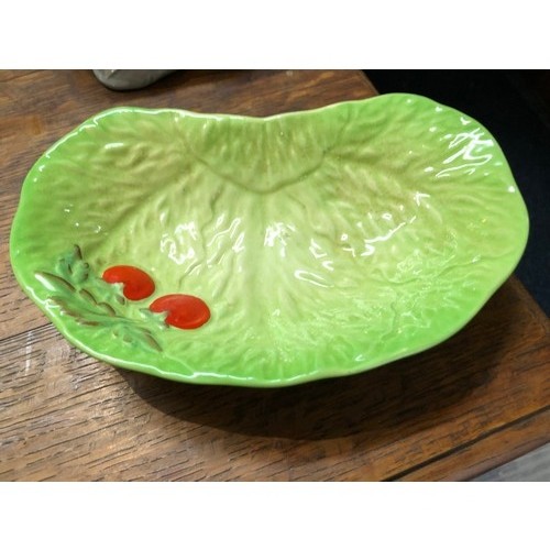 142 - Beswick ware leaf dish