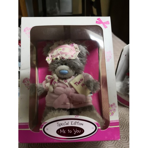 770 - Collection of 'me to you' teddy bears and snow globe