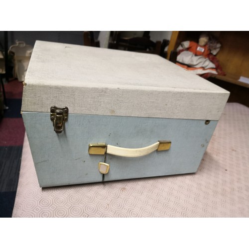 779 - Dansette Bermuda record player in cream and blue. In working order