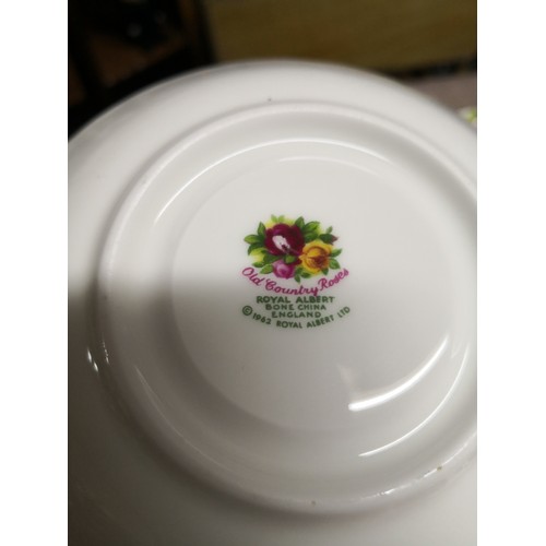 848 - 2 boxes of Royal Albert Old Country Roses china