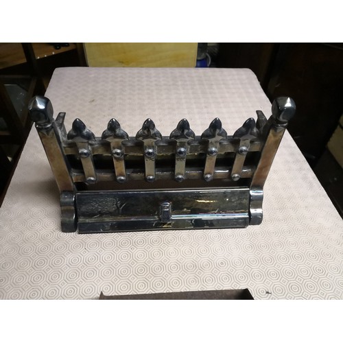 854 - Vintage cast iron Tudor MK2 overnight Iridescent fire grate complete with pan