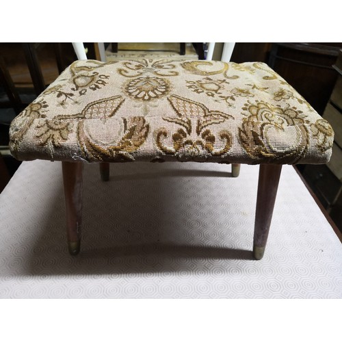 865 - Selection of 3 footstools