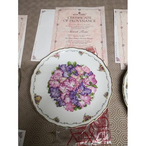 915 - 6 x Royal Albert plates consisting of Pansies, Sweet peas, Tiger Lily, Elizabeth of Glamis, Primrose... 