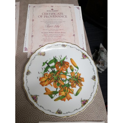 915 - 6 x Royal Albert plates consisting of Pansies, Sweet peas, Tiger Lily, Elizabeth of Glamis, Primrose... 