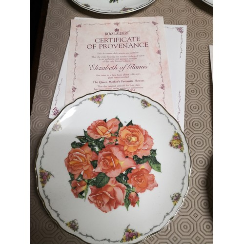 915 - 6 x Royal Albert plates consisting of Pansies, Sweet peas, Tiger Lily, Elizabeth of Glamis, Primrose... 