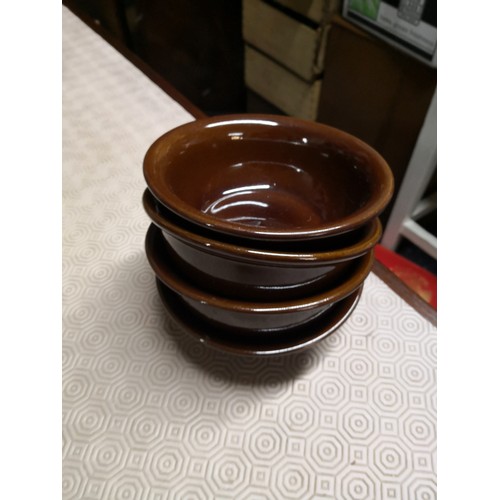 919 - Selection of stoneware