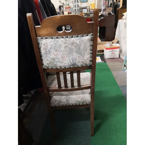 933 - Ornate upholstered chair