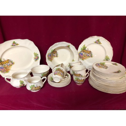 746 - Alfred Meakin dinner service 