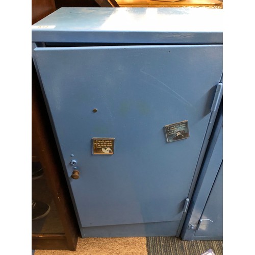 Lot 832       