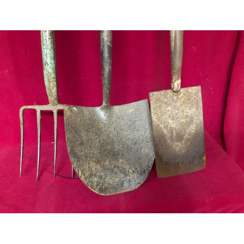 781 - Vintage spade shovel and fork.