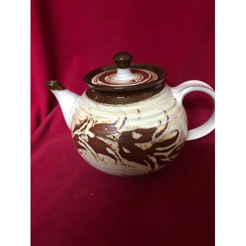 789 - Skegness pottery set including 6 side plates, 6 saucers, 6 cups, teapot, sugar bowl, 2 hot water jug... 