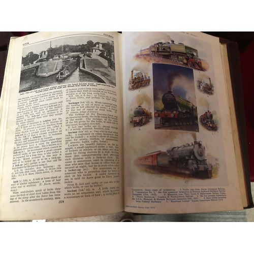 792 - Vintage 1930's Waverley Children's dictionary complete set 8 volumes