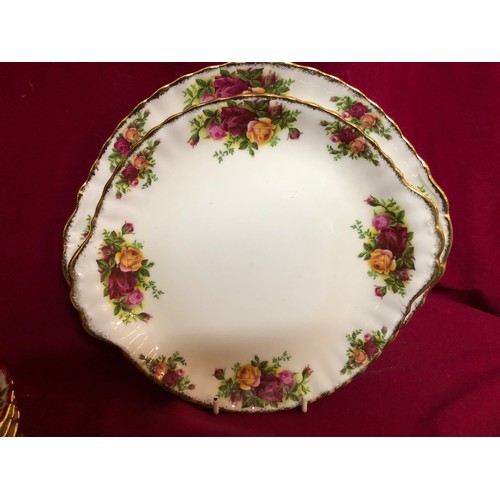 25 - Selection of Royal Albert Country Roses comprising 8 cups and saucers, 8 dishes, 8 salad plates, 8 s... 