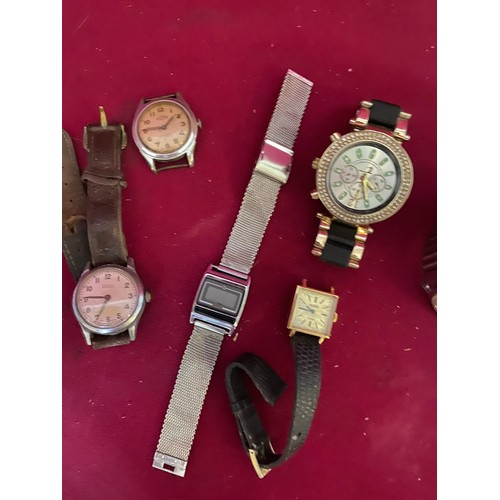 11 - Collection of vintage watches