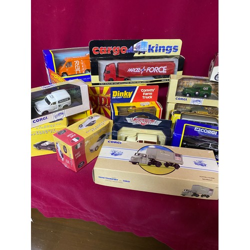 61 - 22 boxed diecast models including Dinky, Corgi and a sealed Atlas Pinder Circus