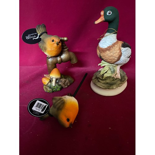 743 - Collection of vintage birds, including some from Beswick