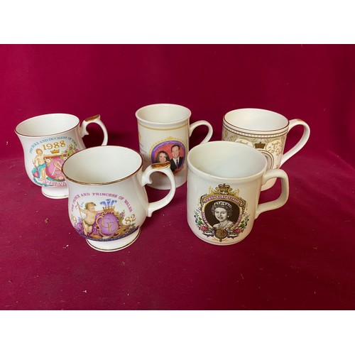 626 - Selection of 16 commemorative cups and 4 plates including an Aynsley loving cup, a Coronation 1953 c... 