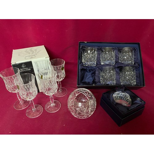 675 - Selection of boxed crystal glassware including Stuart and Royal Doulton