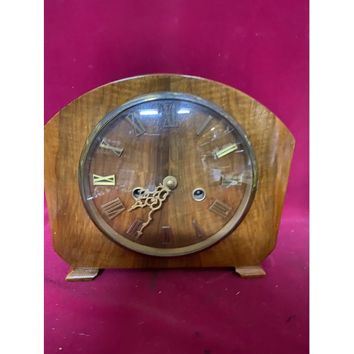 996 - Vintage Smiths Enfield light Oak mantle clock with key