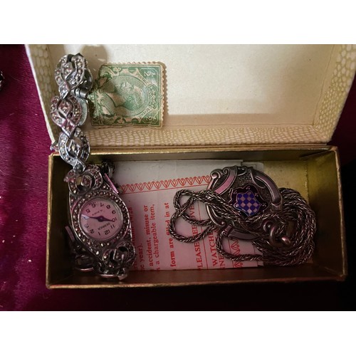 659 - Selection of vintage costume jewellery including necklaces, brooches, watches and ear rings.