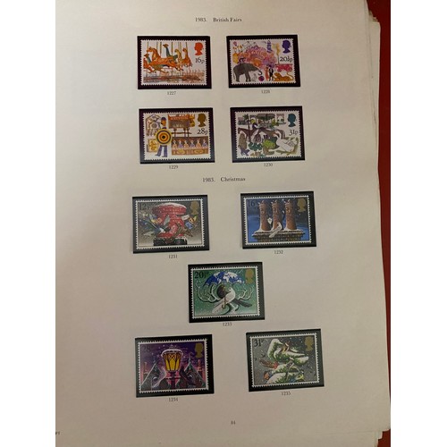 636 - The Stamps of Great Britain Album.