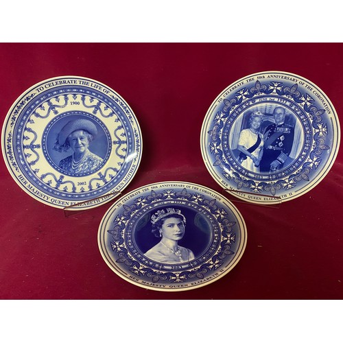 615 - Selection of 4 Wedgewood plates, 3 Royal Commemorative and 1 calender