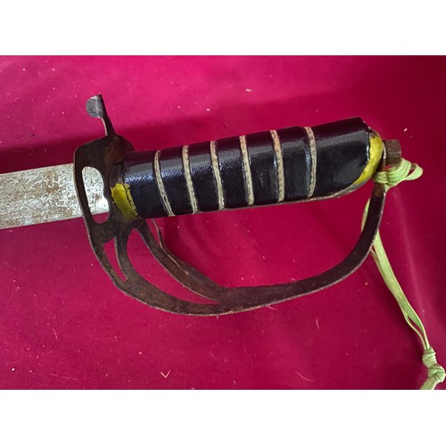 629 - Curved cavalry sword measuring 93 cms long