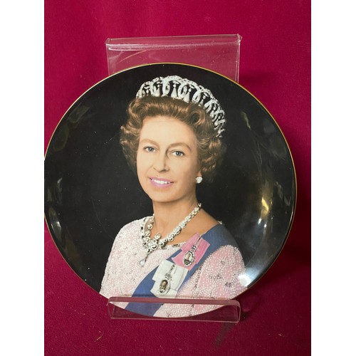 630 - Collection of Royal Memorabilia including plates, cups and bells.