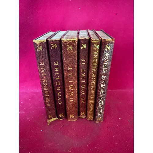 18 - Pair of German bookends with selection of 6 Shakespeare play books