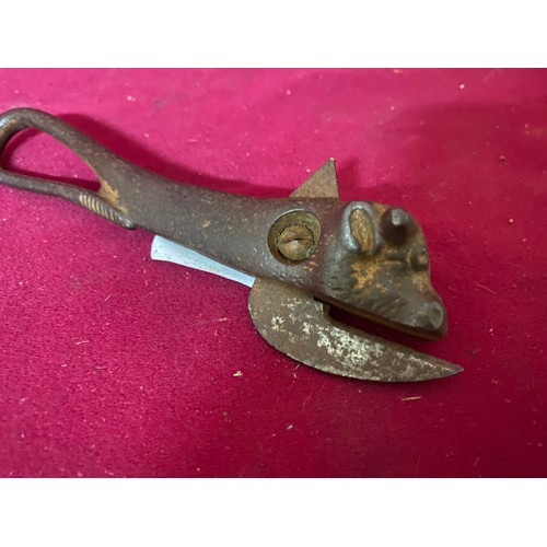 43 - Victorian Bully Beef tin opener