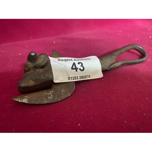 43 - Victorian Bully Beef tin opener