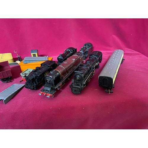 90 - Collection of vintage railway trains and track from Hornby, Lone star and others.