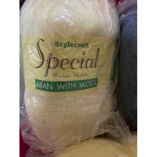 305 - Selection of 5 x 400 gms wool balls, 3 x blue and 2 x cream