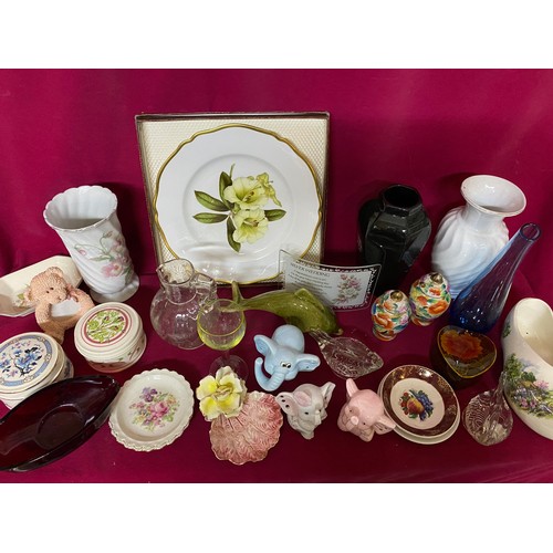 342 - Mixed selection of porcelain and glass including pin dishes and a Sadler trinket box