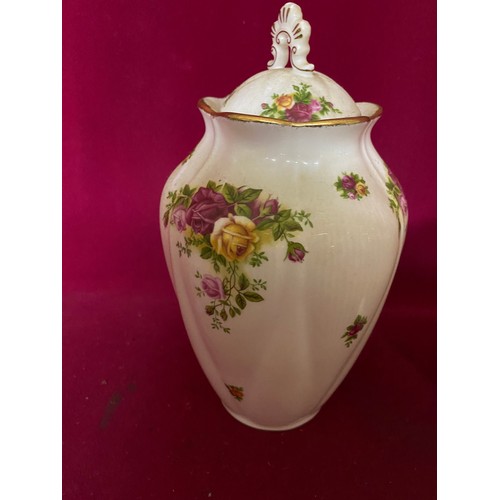 316 - 2 Royal Doulton Old Country Roses vases with lids