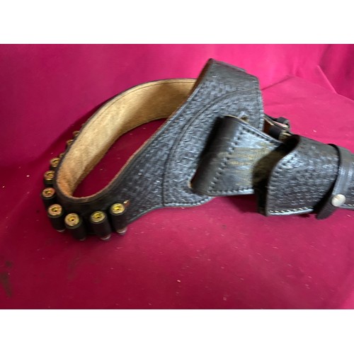 118 - Vintage leather belt with holster and ammunition