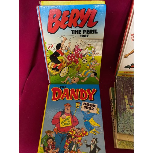 154 - Collection of old Annuals from Beano, Dandy, Topper and Giles.