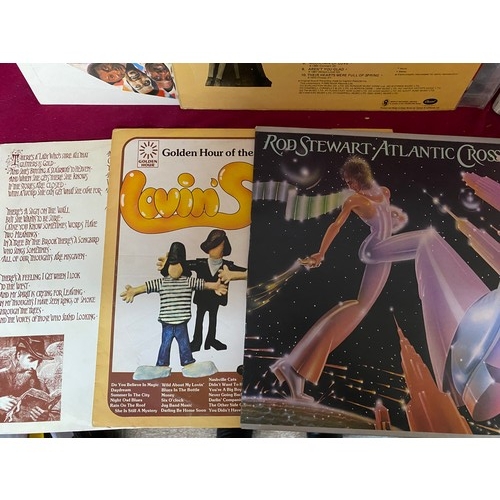 270 - LP's, CD's and Magazines to include Queen, Beach Boys and Led Zeppelin