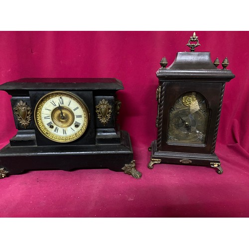 909 - 2 Decorative mantle clocks 40x28cms and 22x40cms.