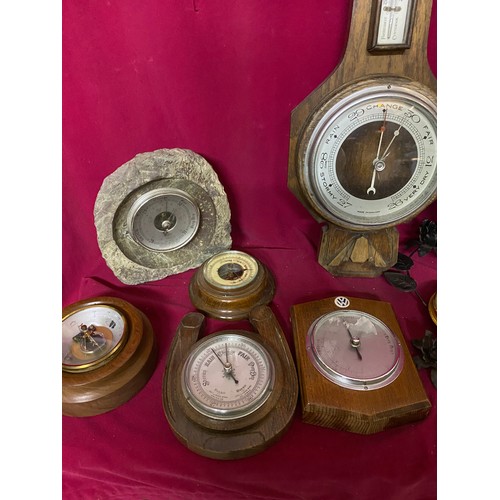 713 - Selection of 11 barometers