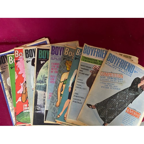 987 - Selection of 10 x 1960's Boyfriend magazines in excellent condition