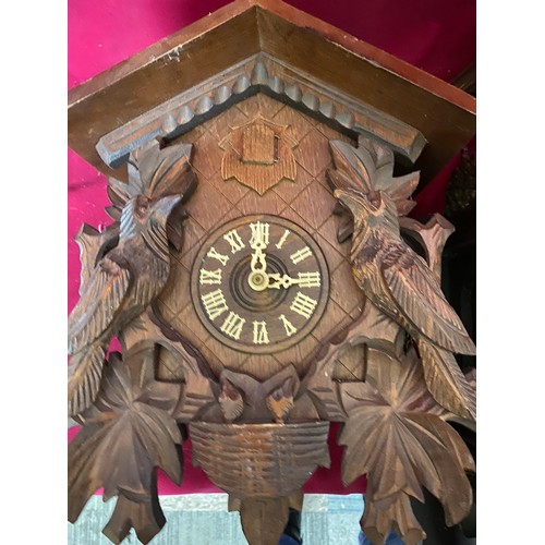 993 - Selection of 2 cuckoo clocks and a wall clock