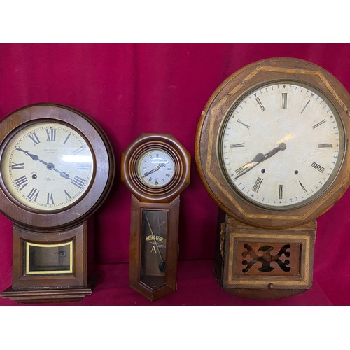 998 - Selection of 3 wall clocks including a President 31 day clock