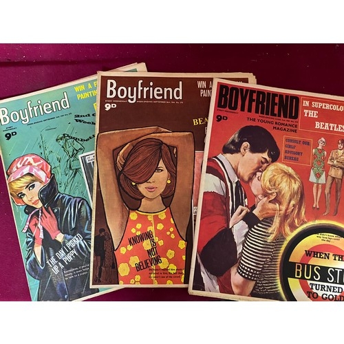 985 - 5 x 1965 Boyfriend magazines with complete Beatles posters inside in excellent condition