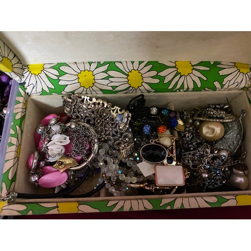 725 - Box of costume jewellery