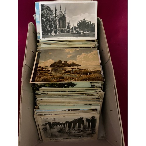 763 - Box of approximately 600 postcards