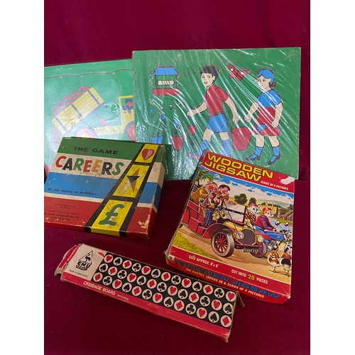 376 - Collection of vintage games and jigsaws.