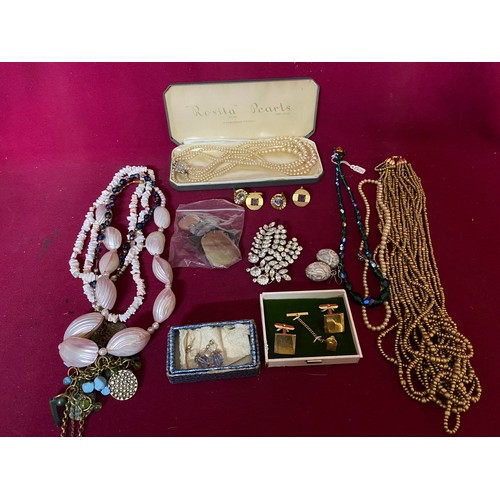 409 - Collection of vintage costume jewellery