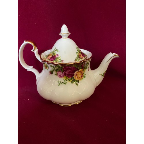510 - Royal Albert 'country roses' 1 pint teapot with 4 cups and saucers, milk and sugar bowl